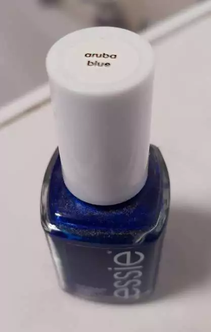 Nail varnish aruba blue by essie